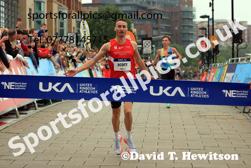 Mens 2024 UK Athletics 5k Road Champs., Newcastle/Gateshead Quayside.  Photo: David T. Hewitson/Sports for All Pics